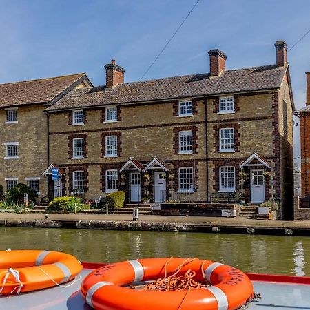 3 Canalside Cottages Towcester Ngoại thất bức ảnh