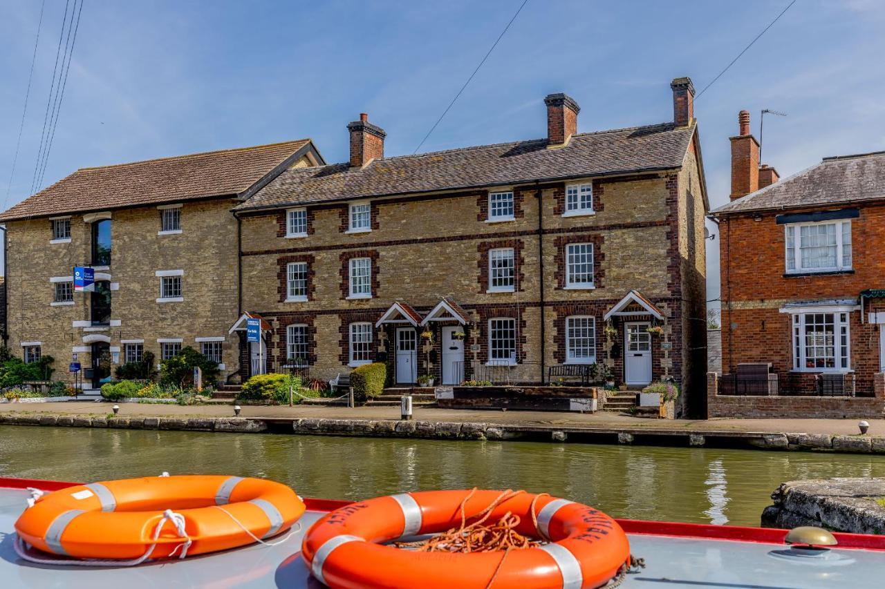 3 Canalside Cottages Towcester Ngoại thất bức ảnh