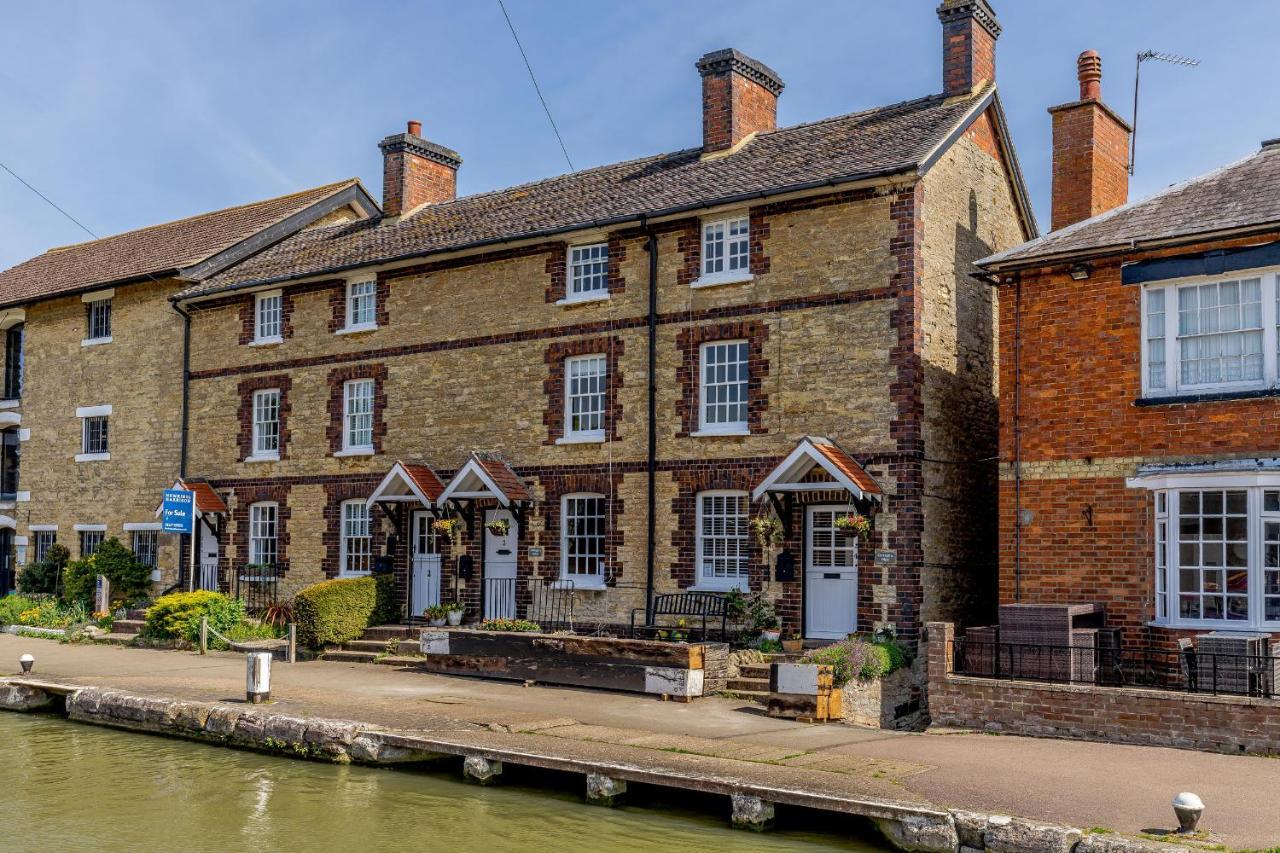 3 Canalside Cottages Towcester Ngoại thất bức ảnh