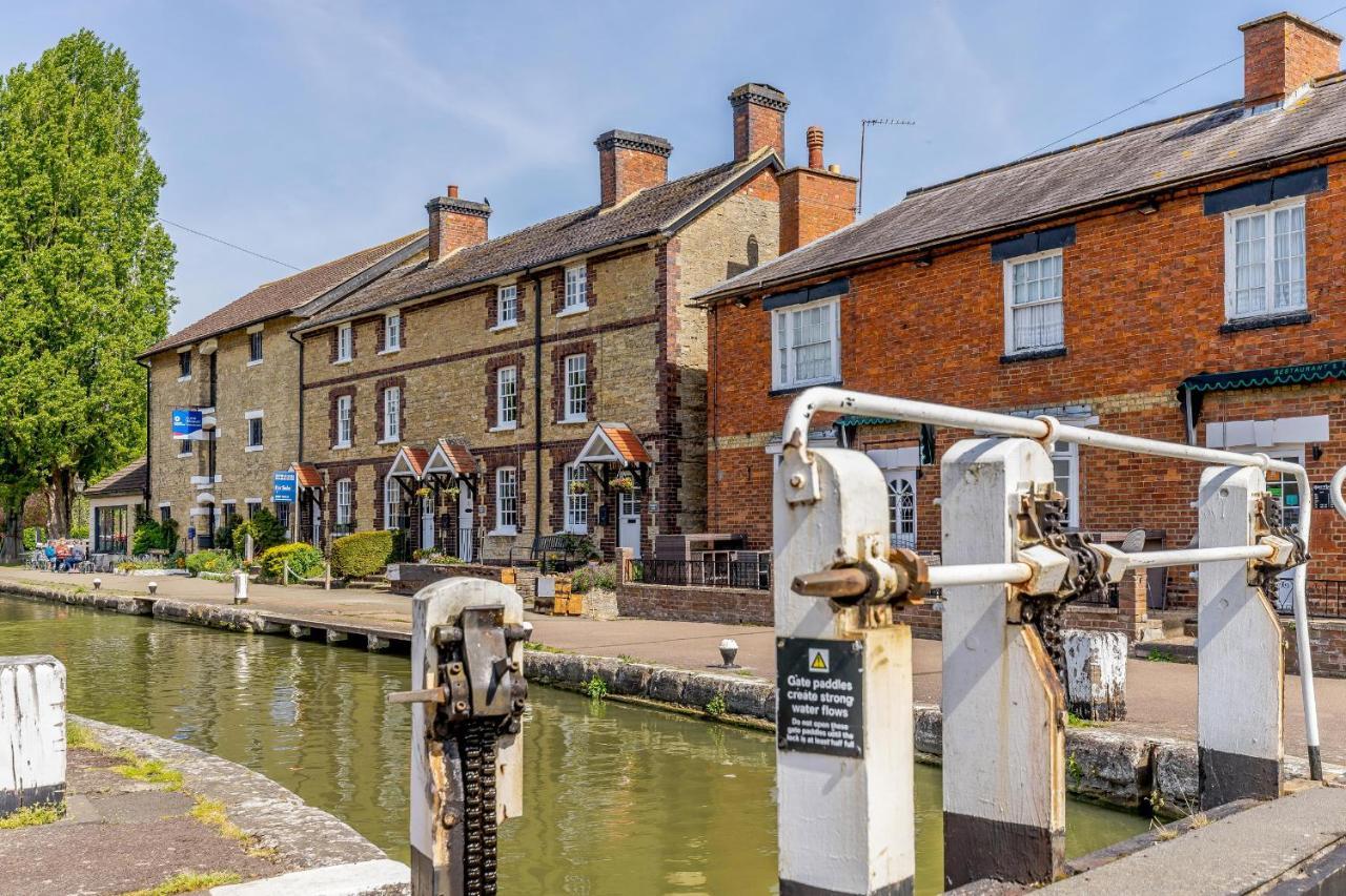 3 Canalside Cottages Towcester Ngoại thất bức ảnh