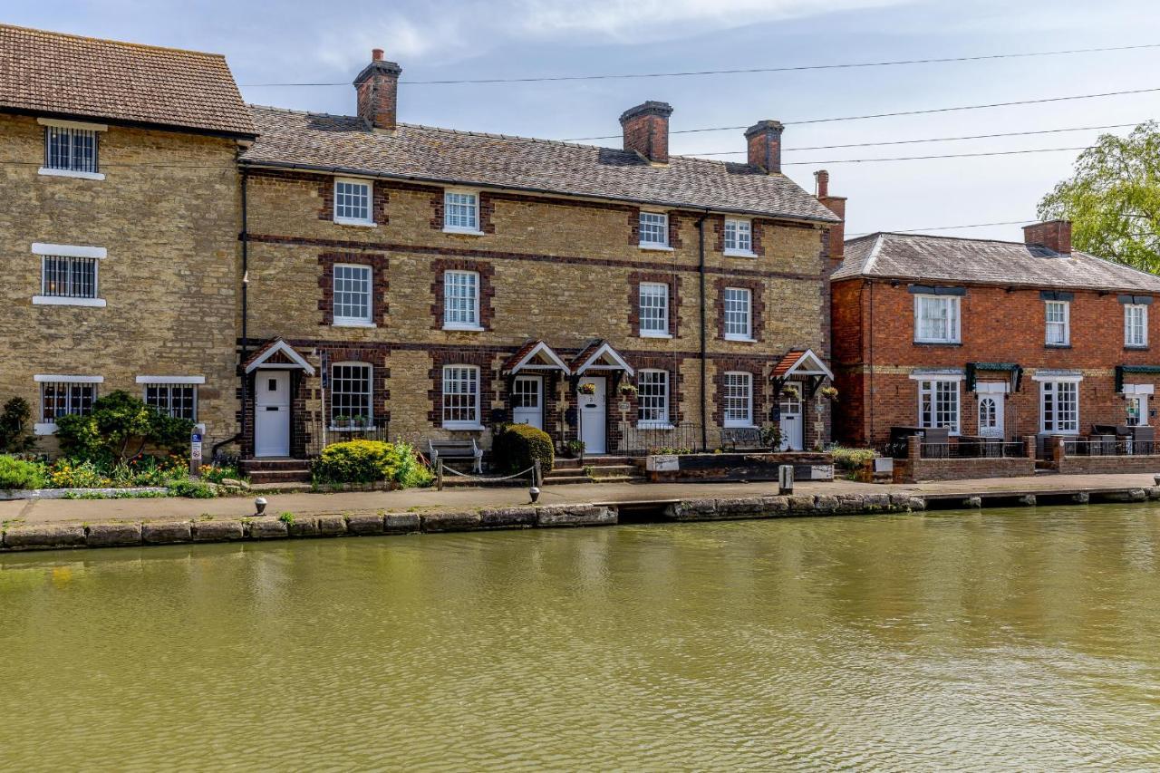 3 Canalside Cottages Towcester Ngoại thất bức ảnh